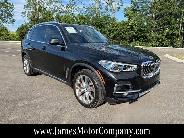 Used 2022 BMW X5 xDrive40i w/ Executive Package AWD/4WD image 3
