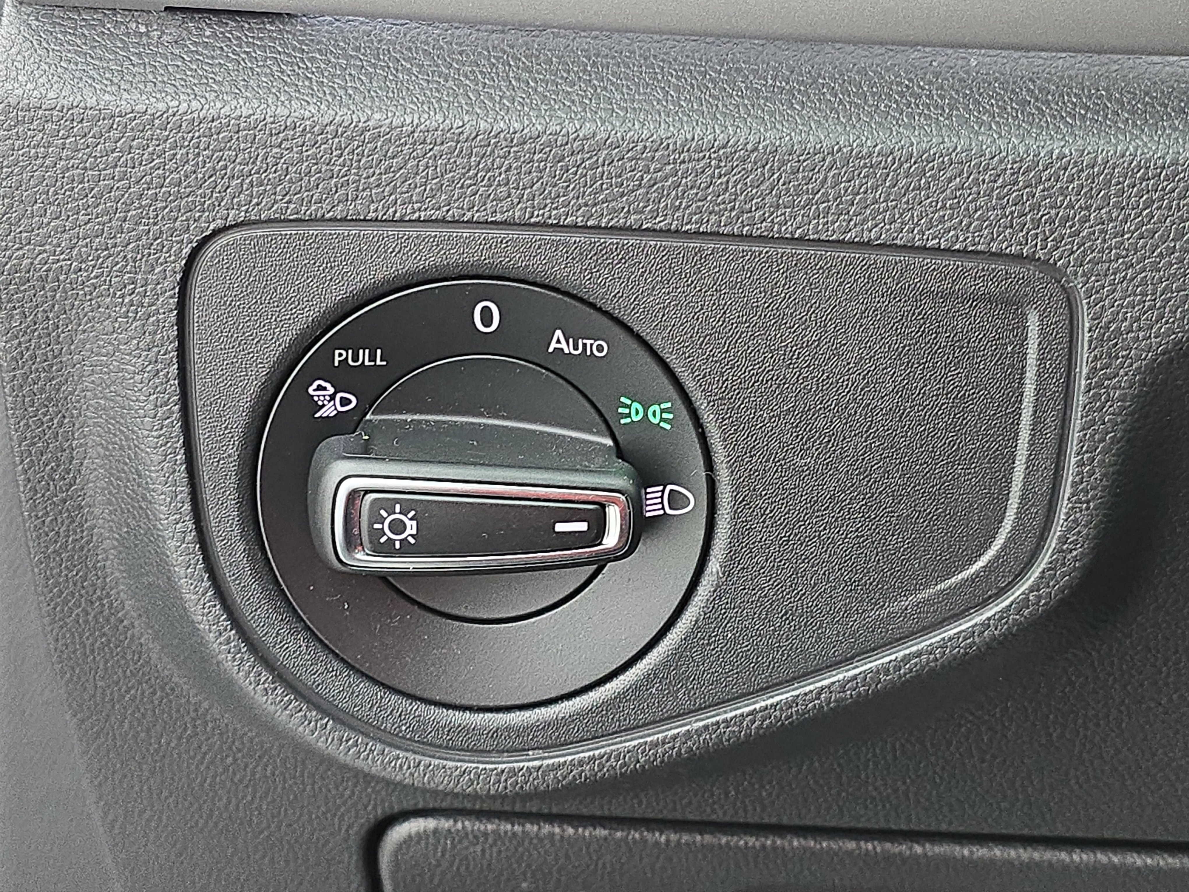 Used 2021 Volkswagen Atlas Cross Sport SEL Premium image 26