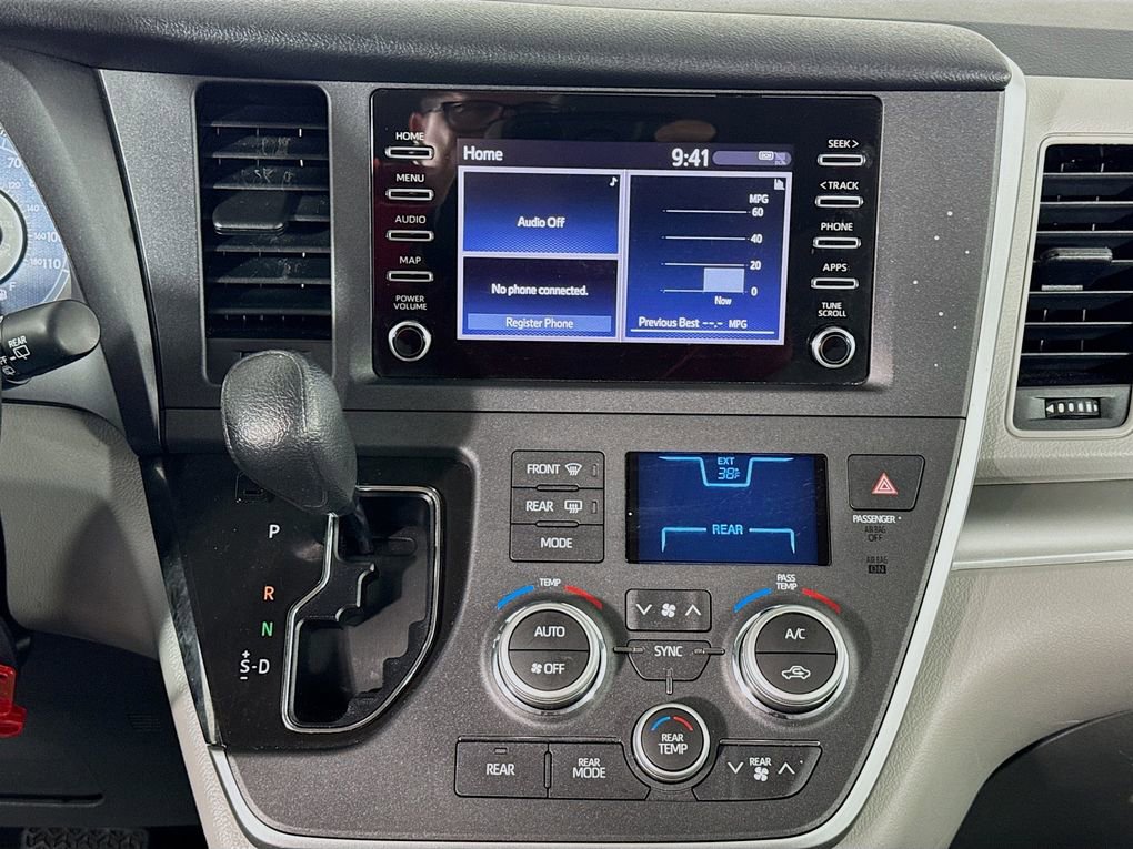 Used 2020 Toyota Sienna L image 32