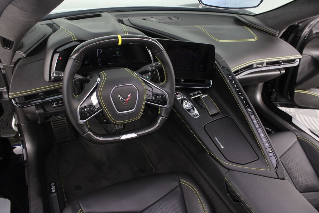 Used 2025 Chevrolet Corvette Z06 RWD image 10