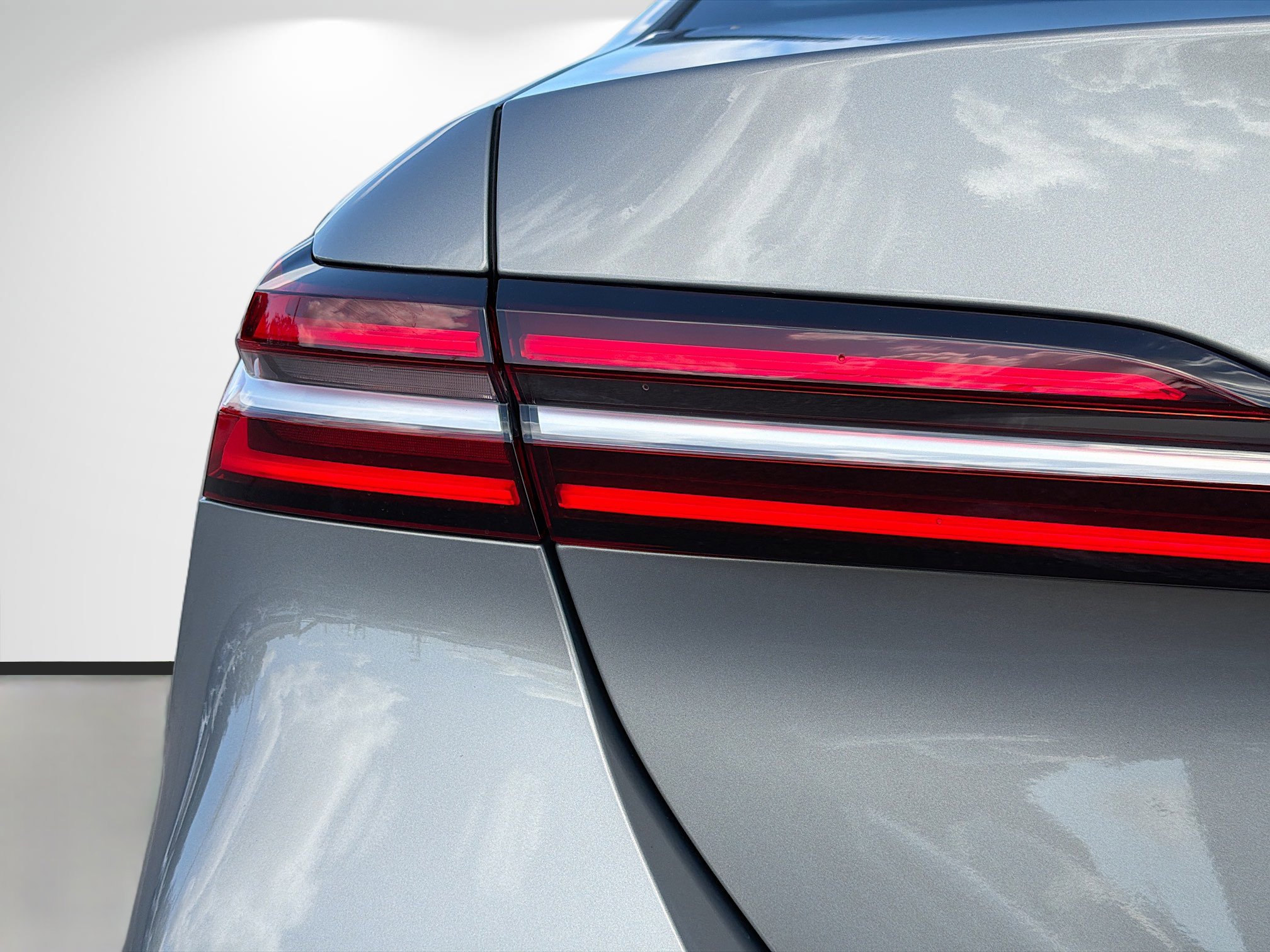 Used 2025 BMW 530i w/ Premium Package image 10