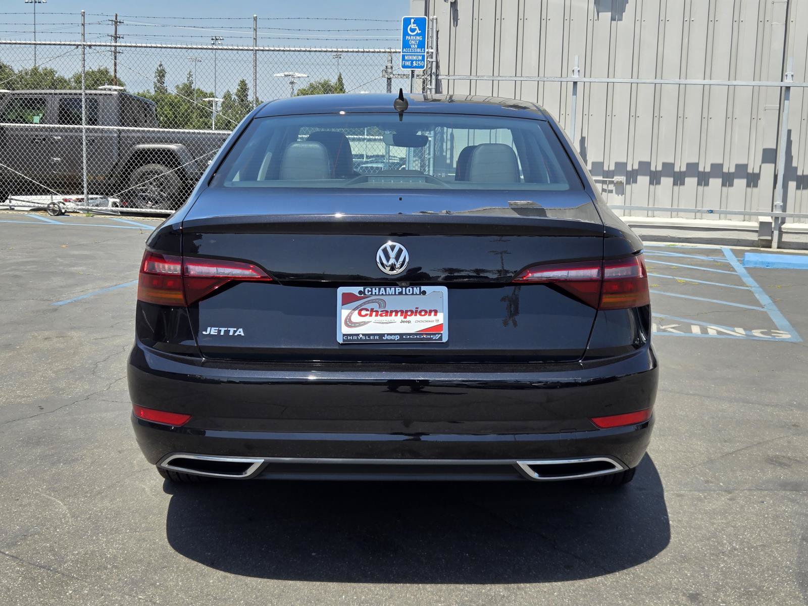 Used 2019 Volkswagen Jetta SEL Premium FWD image 6