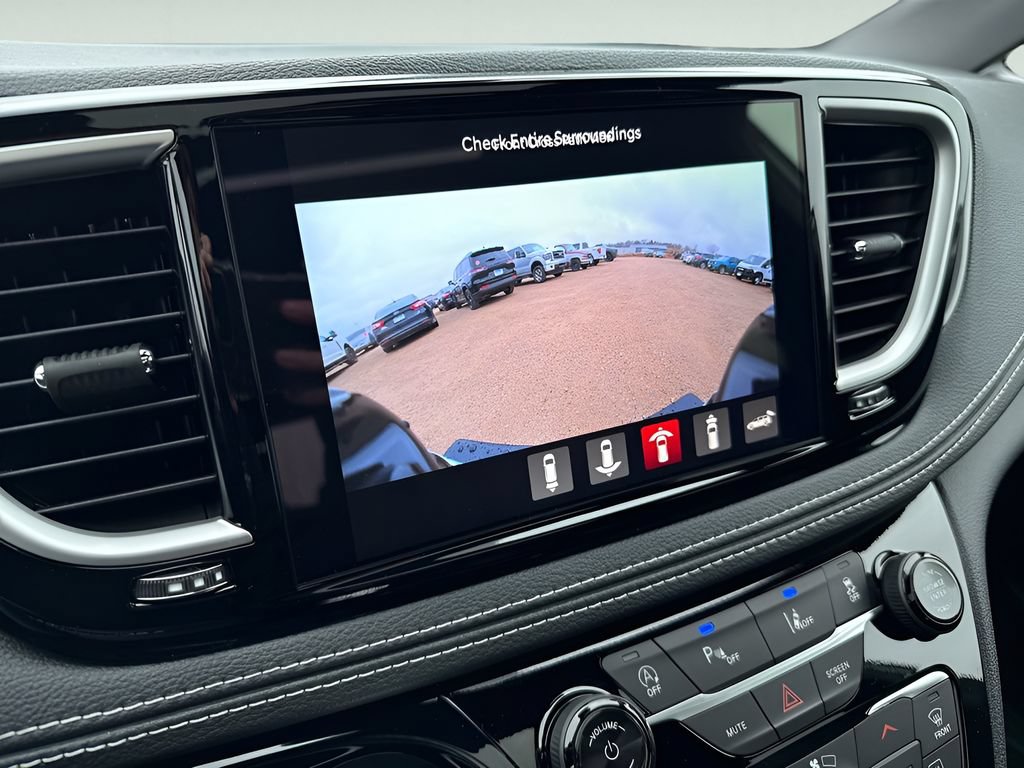 New 2026 Chrysler Pacifica Select AWD/4WD image 30