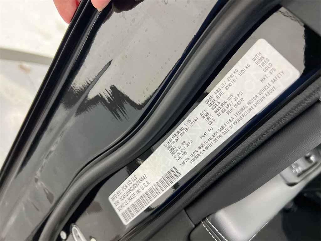 New 2025 Jeep Grand Cherokee Limited w/ Black Appearance Package image 28