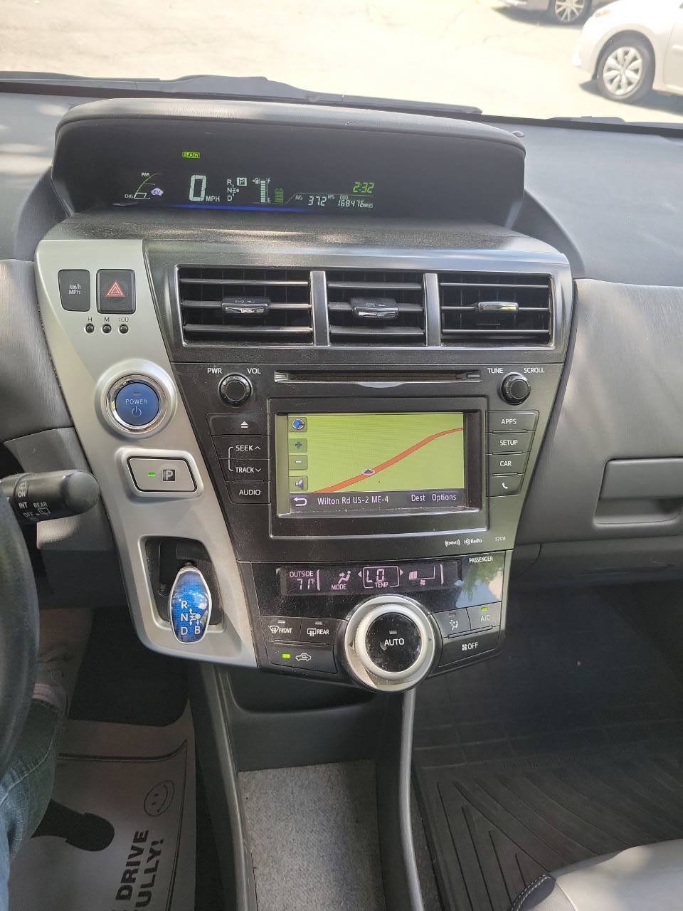 Used 2013 Toyota Prius V Five FWD image 8