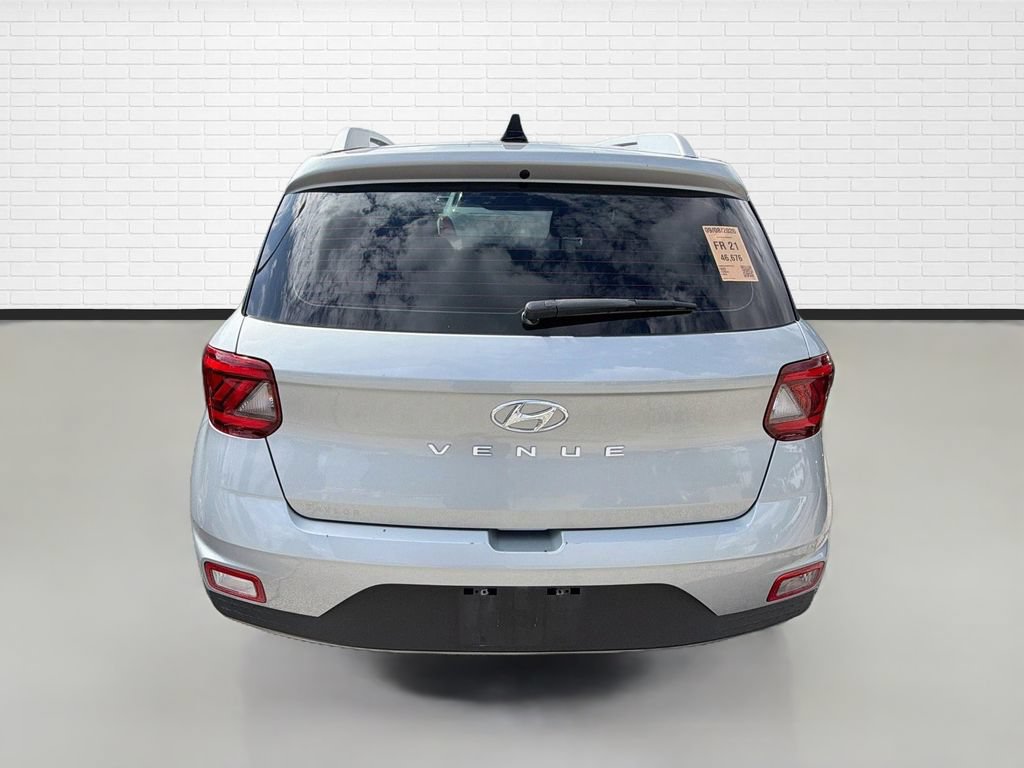 Used 2022 Hyundai Venue SEL FWD image 7