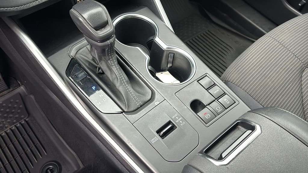 Used 2023 Toyota Highlander L image 21