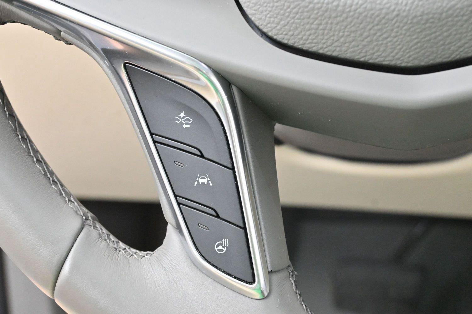 Used 2017 Cadillac XT5 Luxury w/ Driver Awareness Package FWD image 21