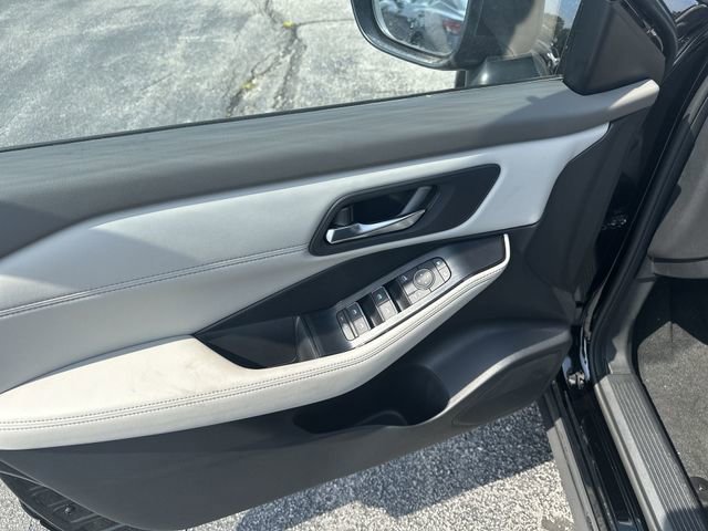 New 2025 Nissan Rogue SL image 25