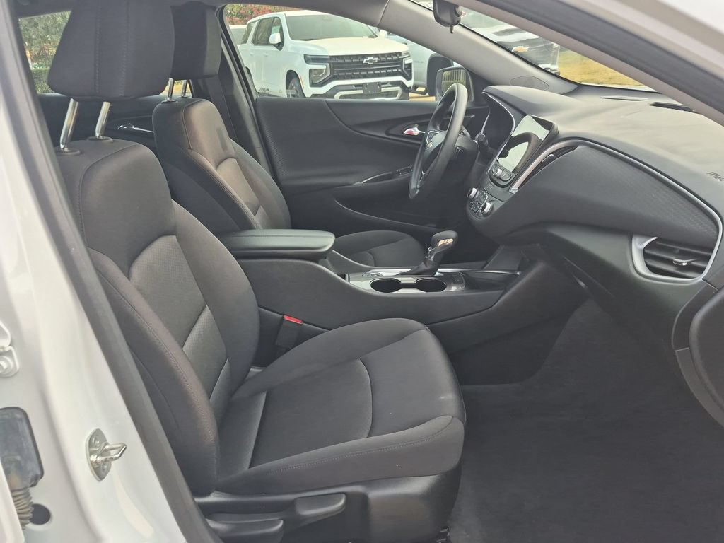 Used 2025 Chevrolet Malibu LT FWD image 23