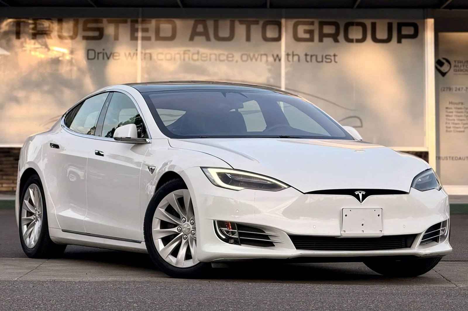 Used 2019 Tesla Model S Long Range image 2