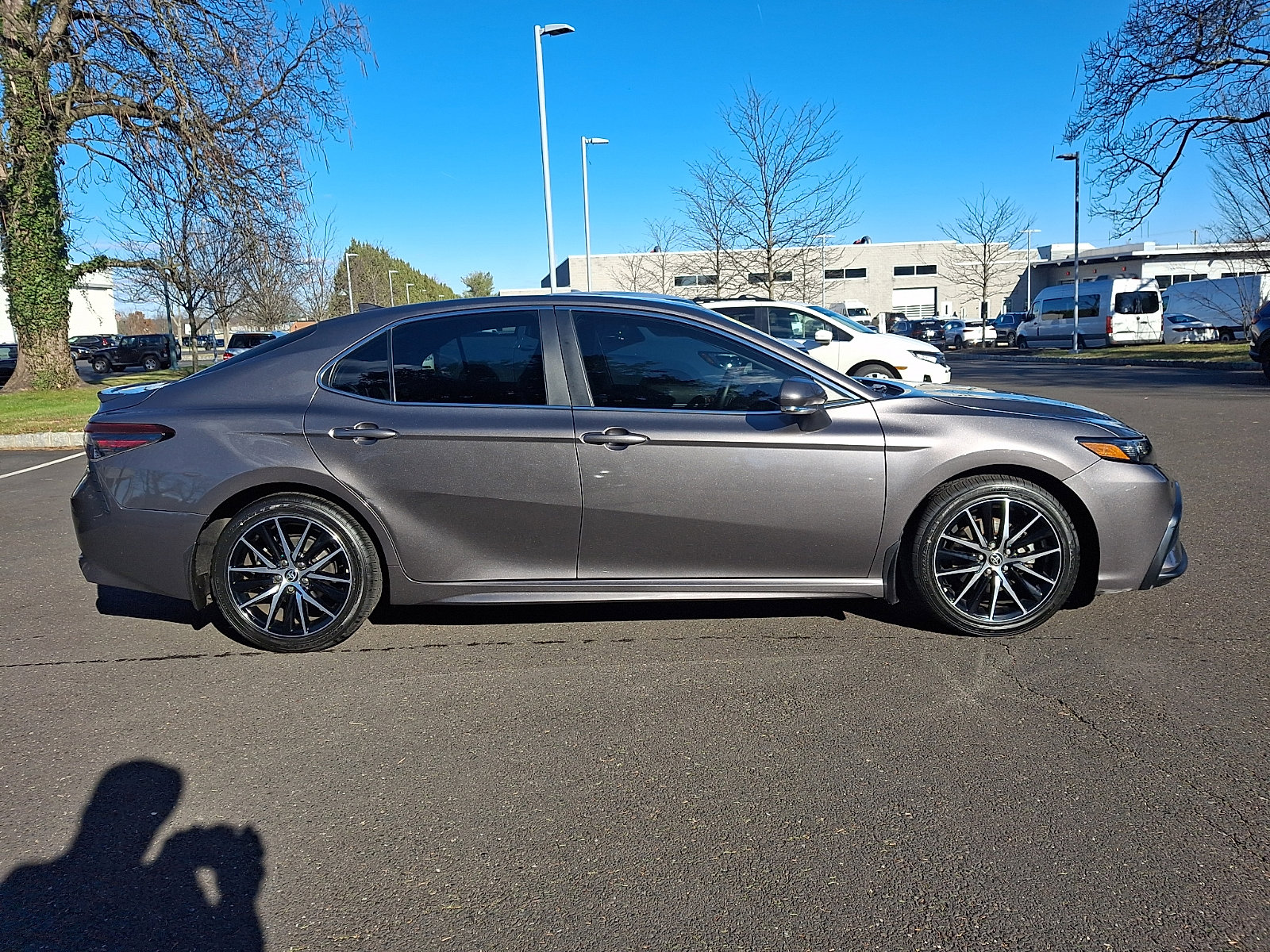 Used 2023 Toyota Camry SE image 7