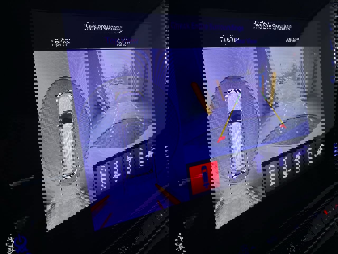 Used 2024 Jeep Wagoneer L Series III w/ Premium Group I image 7