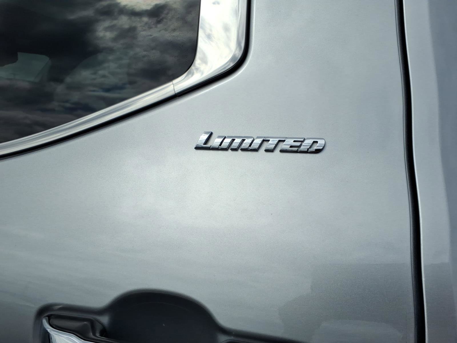 Used 2022 Toyota Tundra Limited w/ Power Package image 8