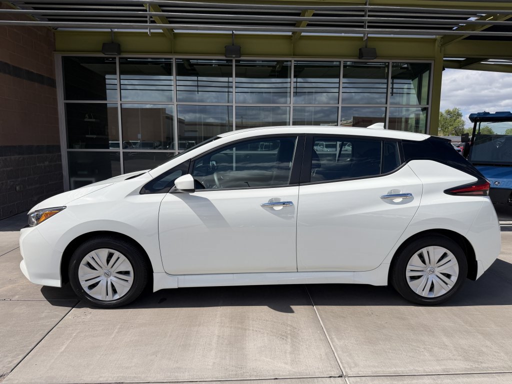 Used 2025 Nissan Leaf S FWD image 7