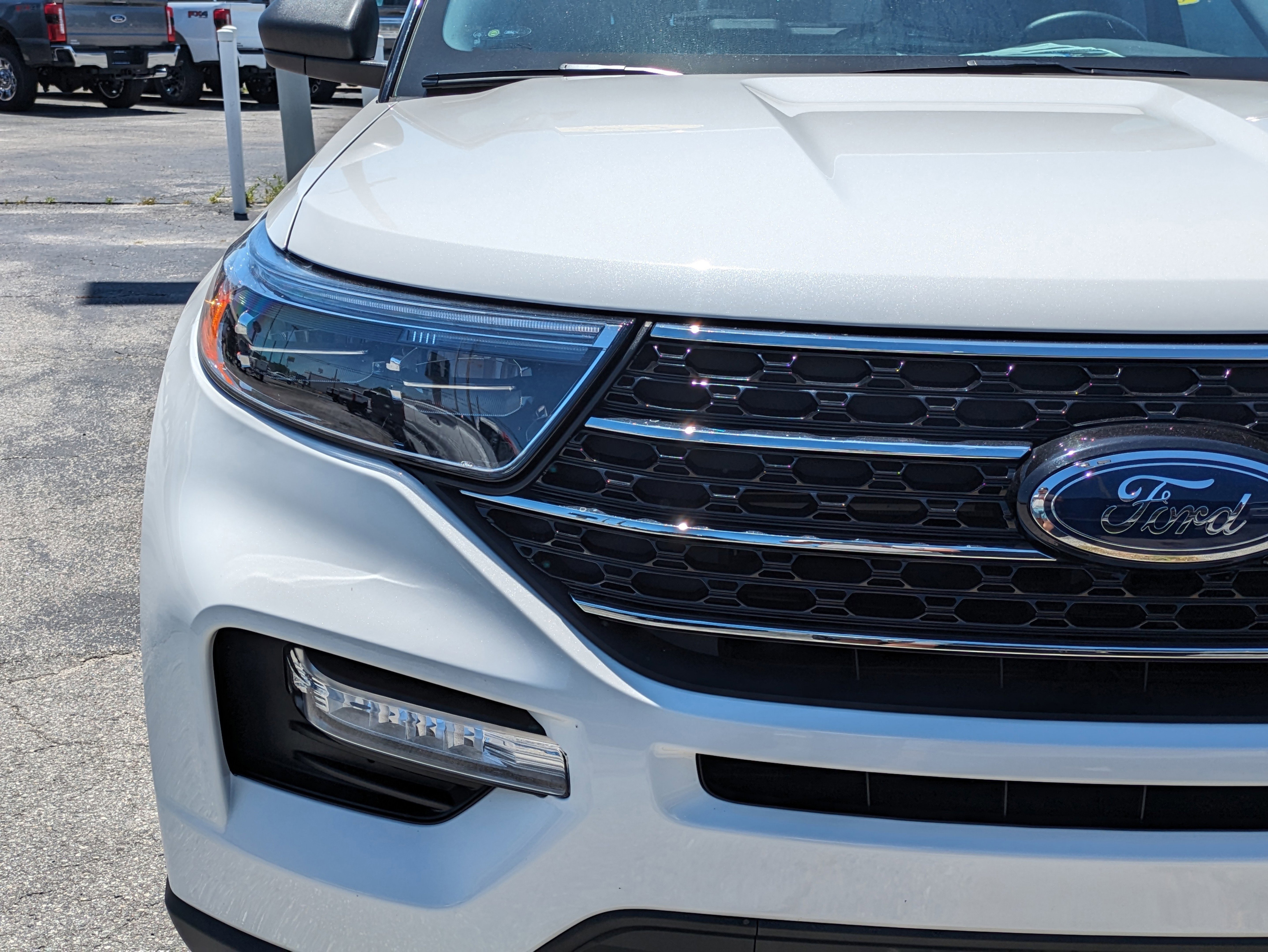 Certified 2021 Ford Explorer XLT w/ Equipment Group 202A AWD/4WD image 10