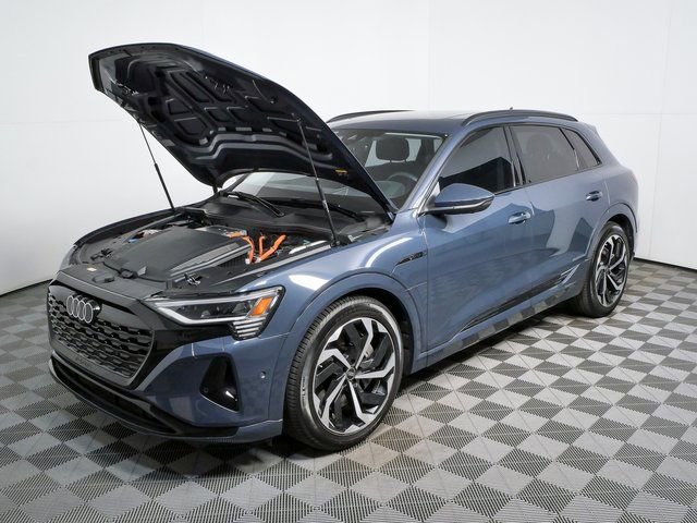 Certified 2024 Audi Q8 e-tron Prestige AWD/4WD image 34