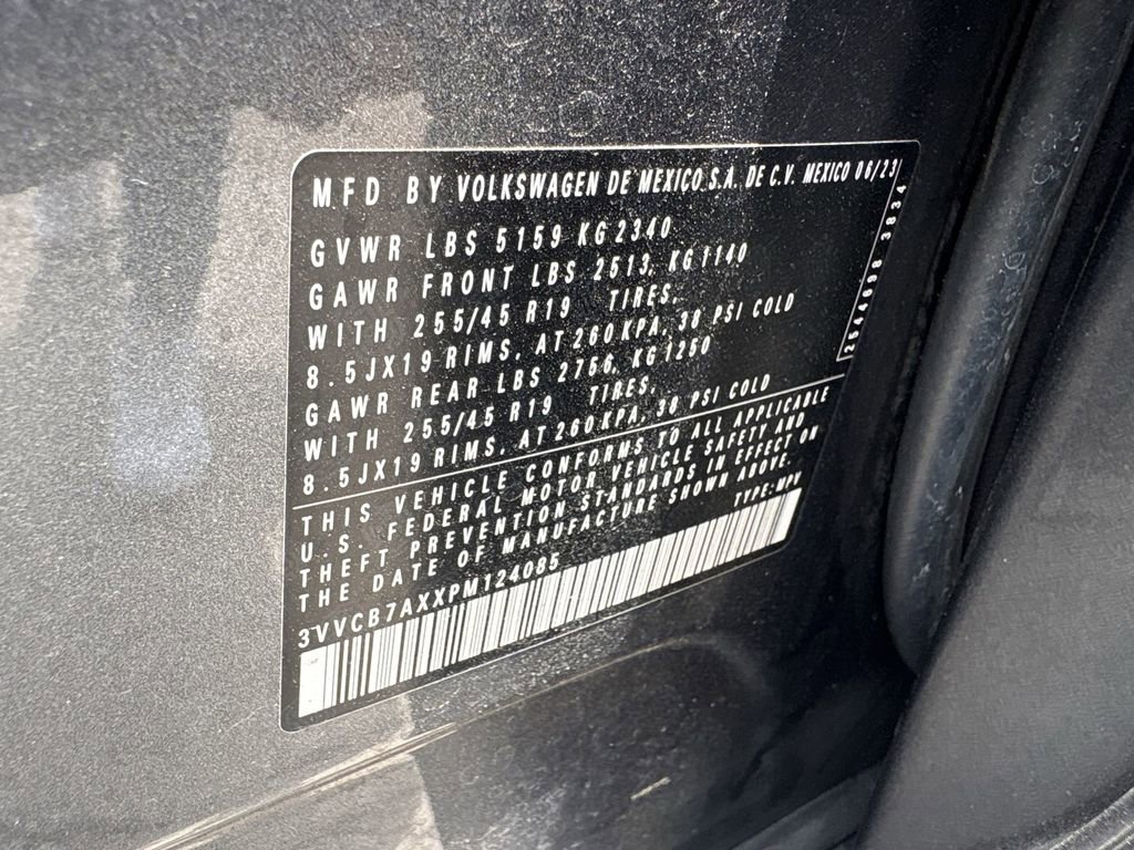 Used 2023 Volkswagen Tiguan SE R-Line FWD image 29