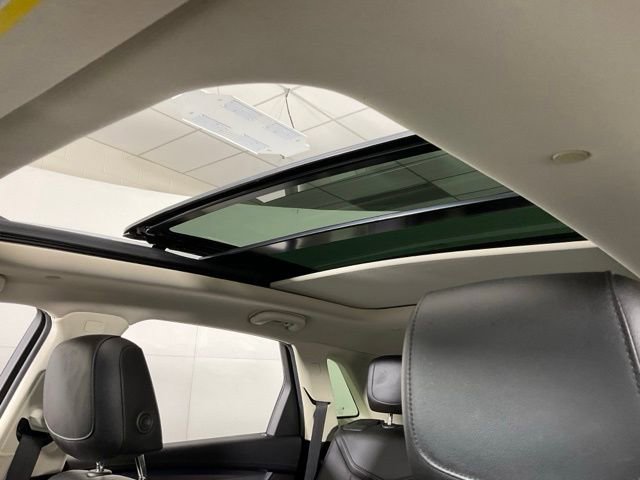 Used 2019 Cadillac XT5 Premium Luxury w/ Driver Assist Package AWD/4WD image 23