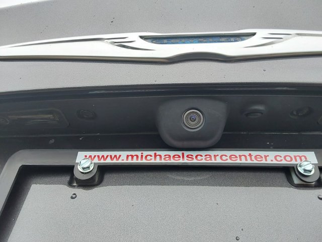 Used 2015 Chrysler 200 Limited w/ Comfort Group FWD image 7