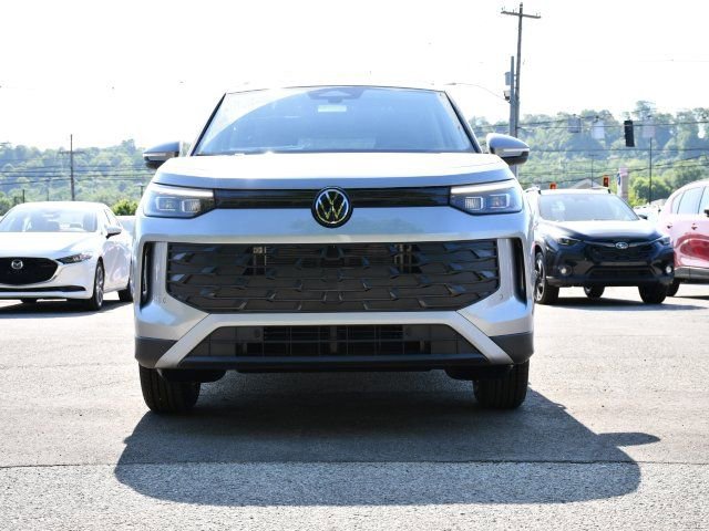 New 2026 Volkswagen Tiguan S FWD image 2