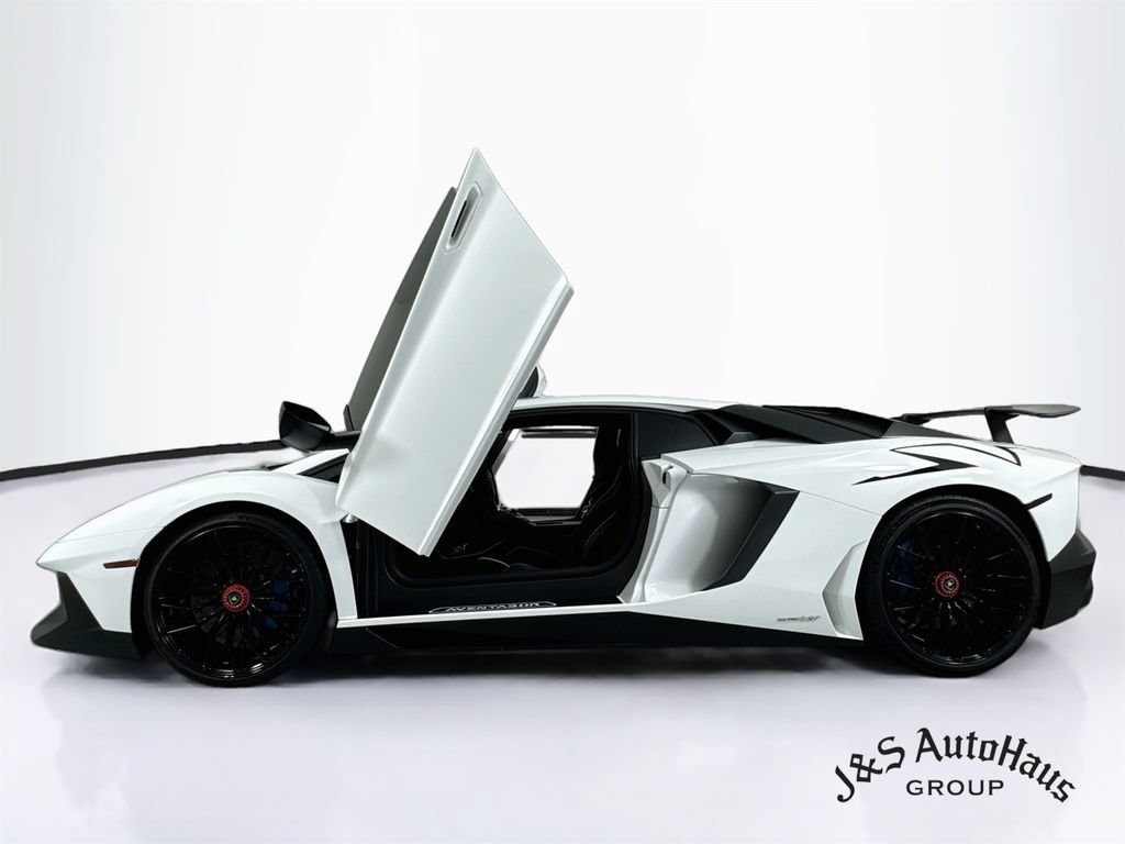 Used 2016 Lamborghini Aventador LP 750-4 Superveloce AWD/4WD image 4