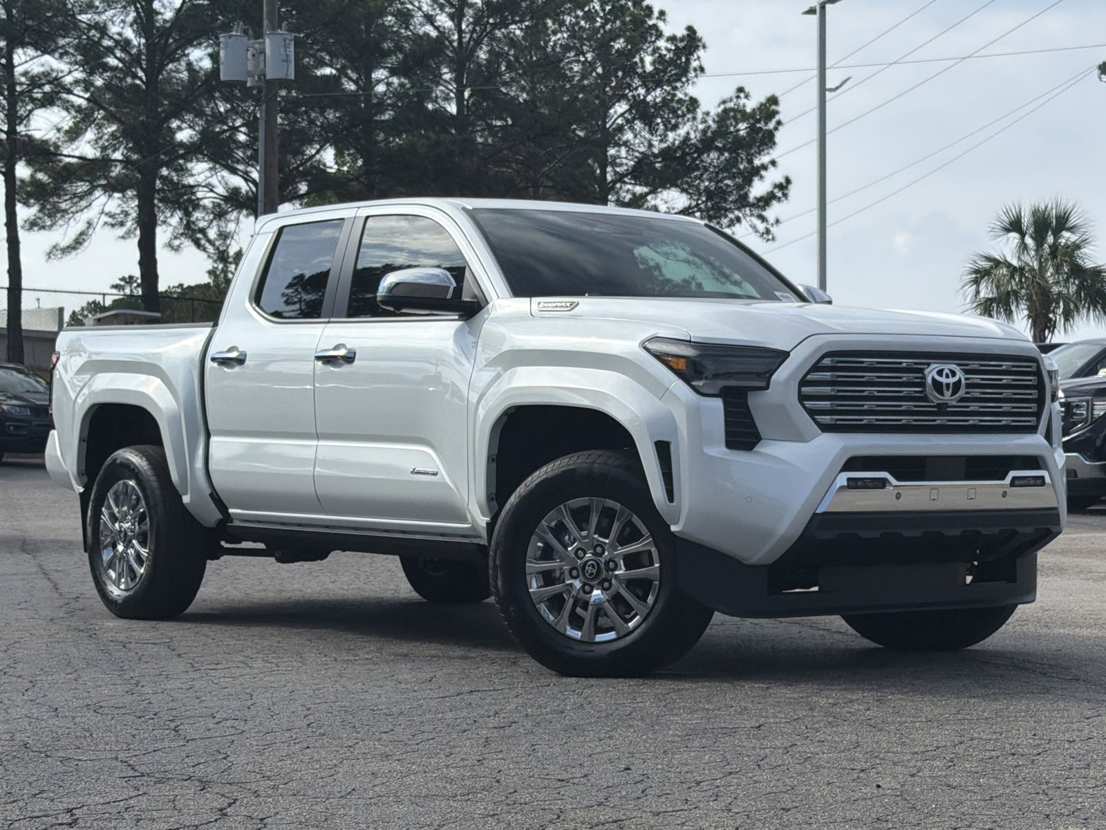 Used 2025 Toyota Tacoma Limited AWD/4WD image 2