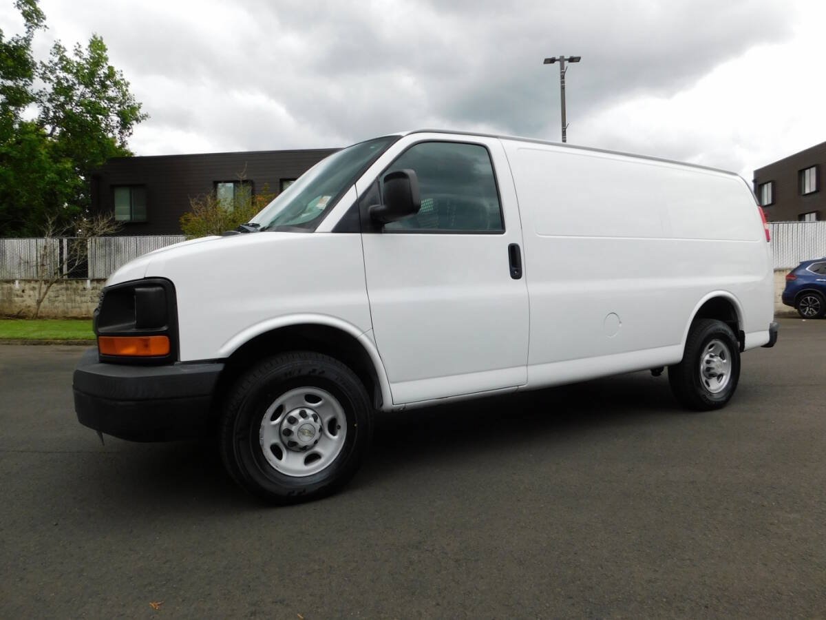 Used 2005 Chevrolet Express 3500 RWD image 4