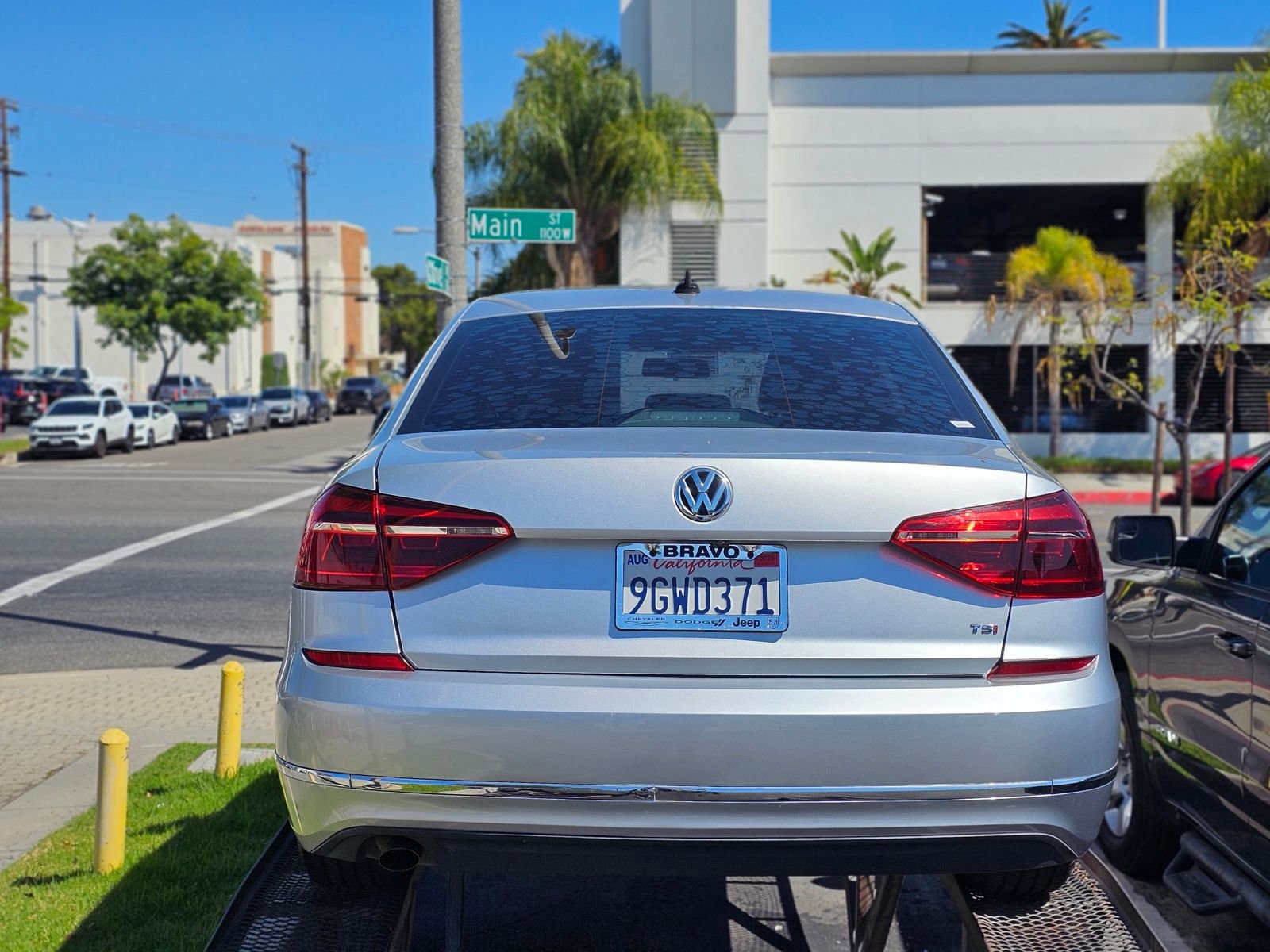 Used 2019 Volkswagen Passat 2.0T Wolfsburg w/ Wheels & Sunroof Package FWD image 6