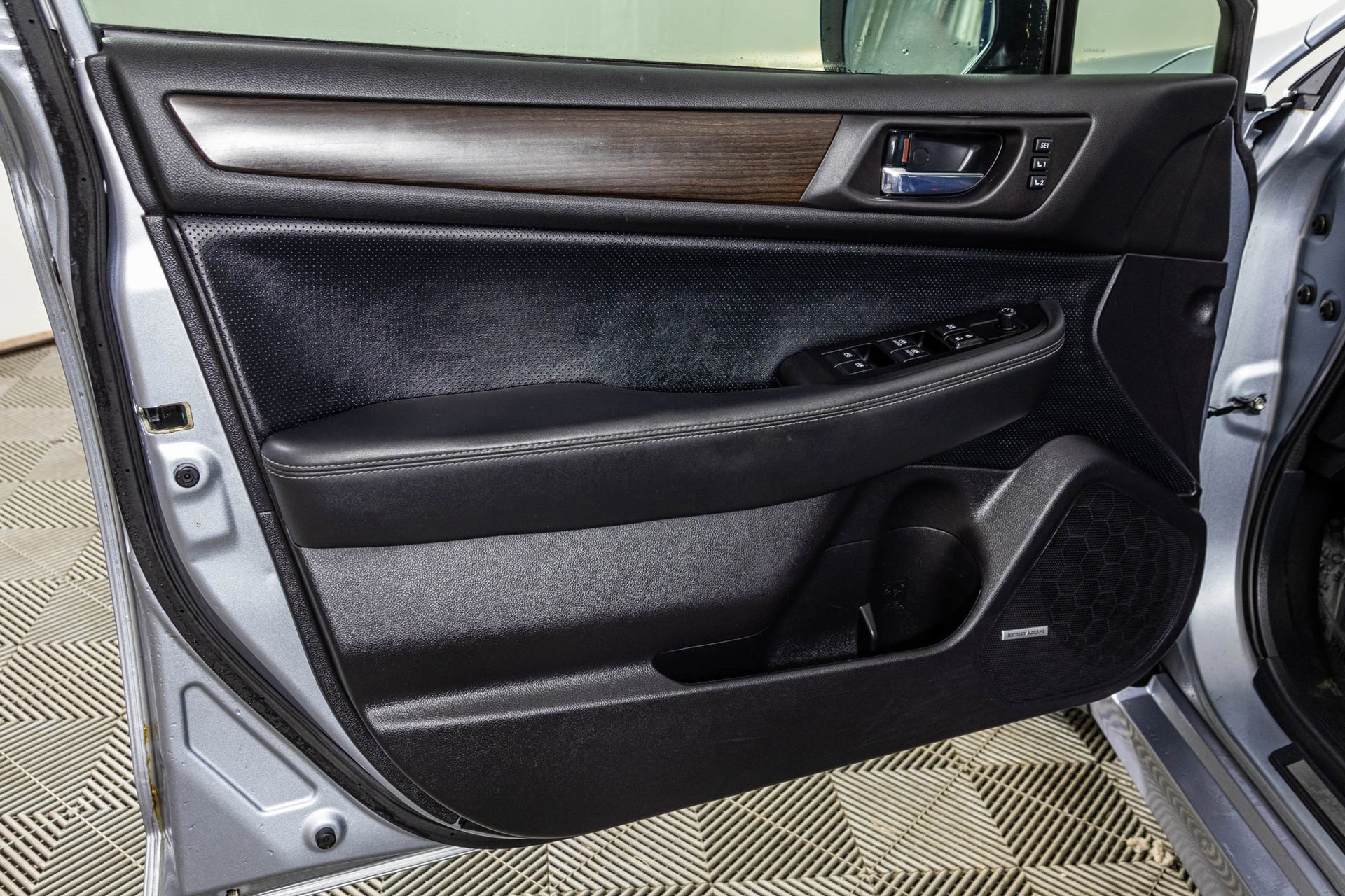 Used 2016 Subaru Legacy 2.5i Limited image 38