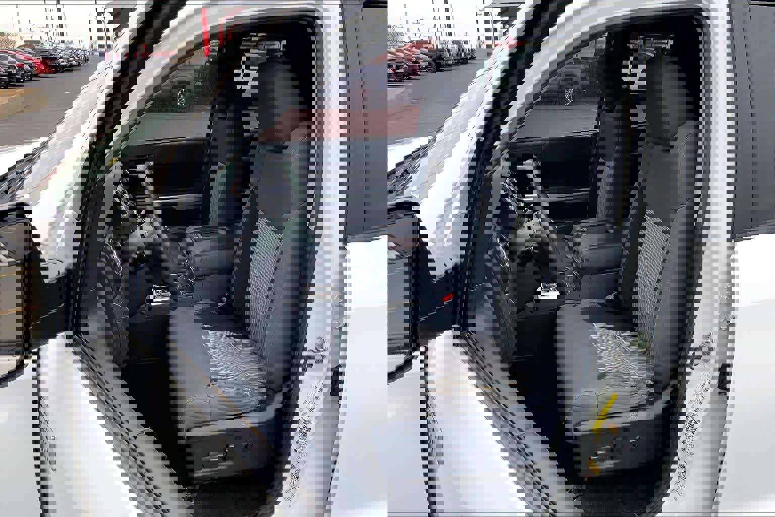 Used 2016 Toyota Tundra SR5 w/ TRD Off Road Package image 8