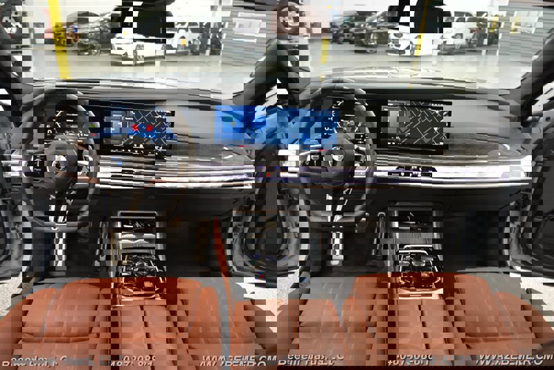 Used 2023 BMW 760i xDrive w/ Parking Assistance Package image 16