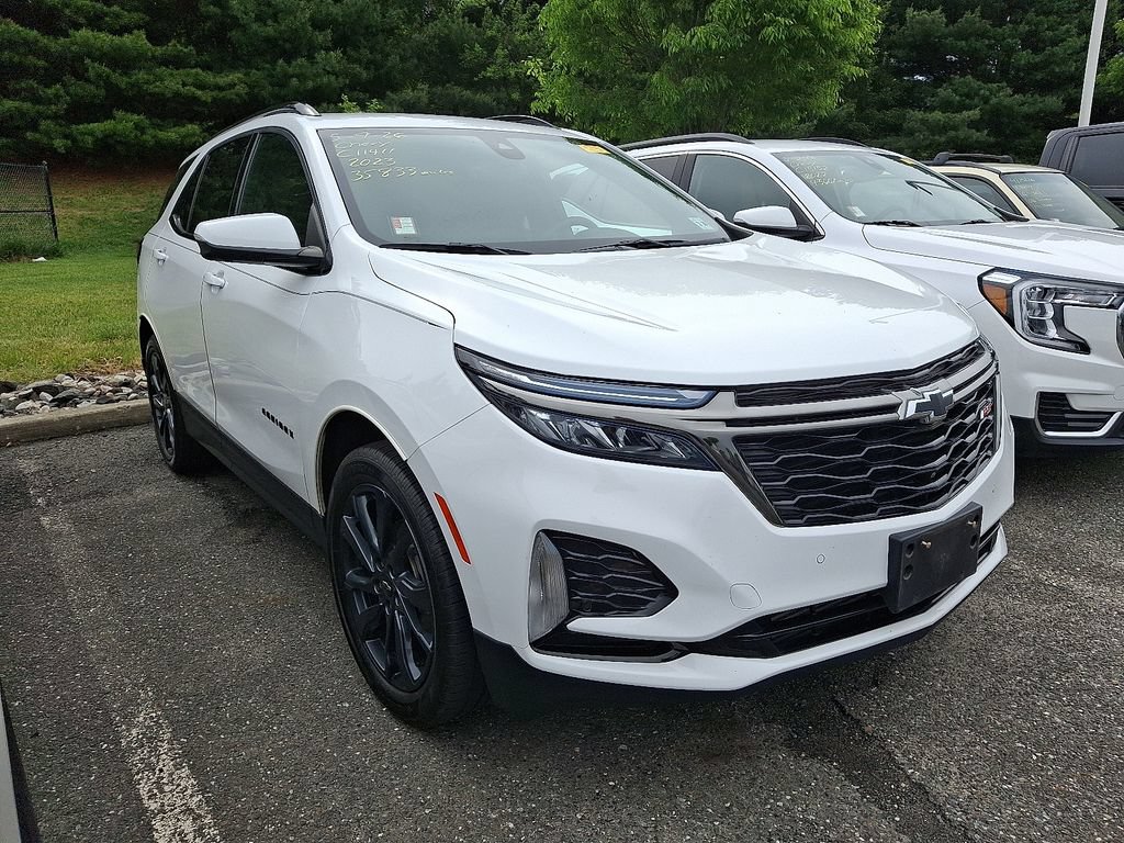 Certified 2023 Chevrolet Equinox RS FWD image 3