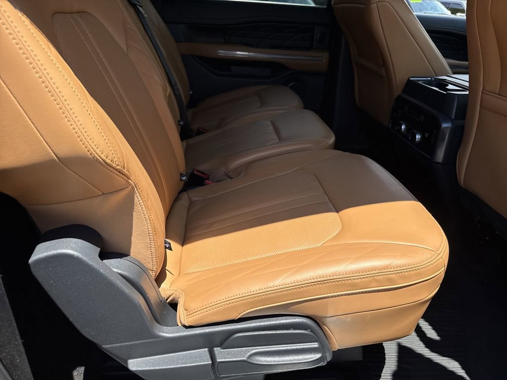 Used 2022 Ford Expedition Max Platinum AWD/4WD image 15
