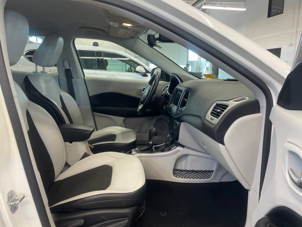 Used 2020 Jeep Compass Latitude w/ Cold Weather Group AWD/4WD image 20