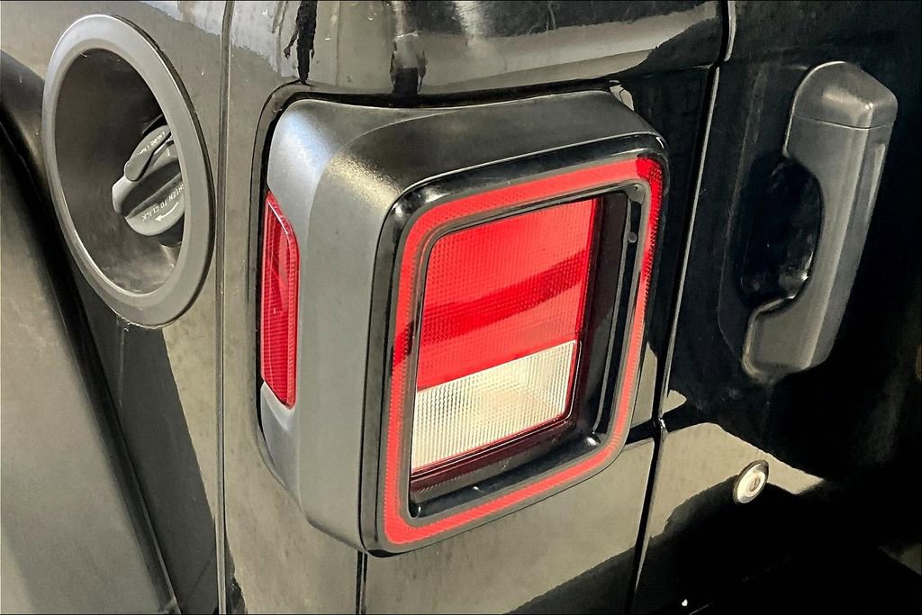 Used 2023 Jeep Wrangler Sport image 37