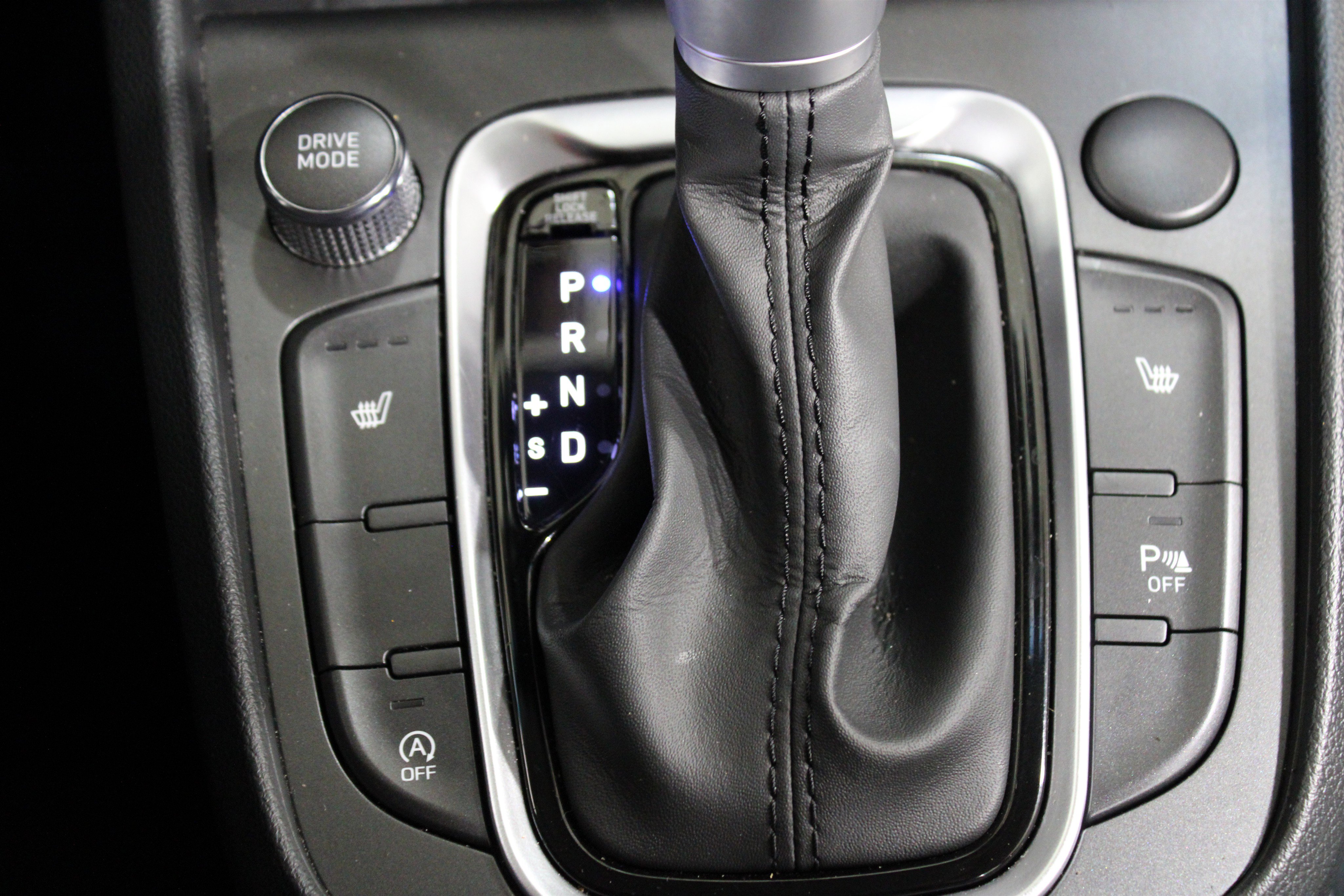 Used 2022 Hyundai Kona Limited image 19