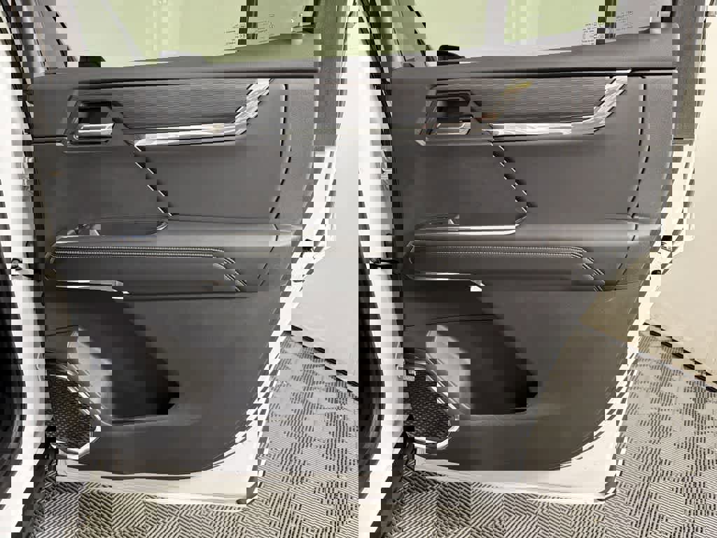 New 2025 GMC Acadia Elevation image 29