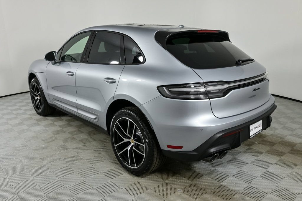 Certified 2026 Porsche Macan AWD/4WD image 3