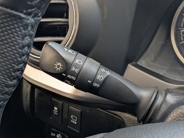 Used 2022 Toyota Tacoma Limited image 24