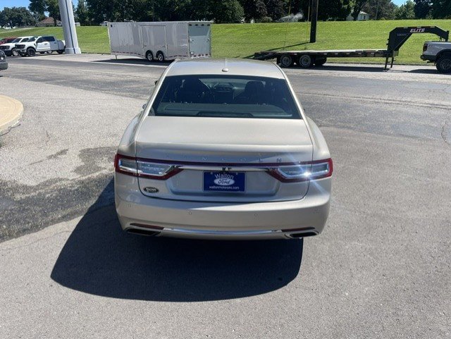 Used 2017 Lincoln Continental Select w/ Climate Package AWD/4WD image 4