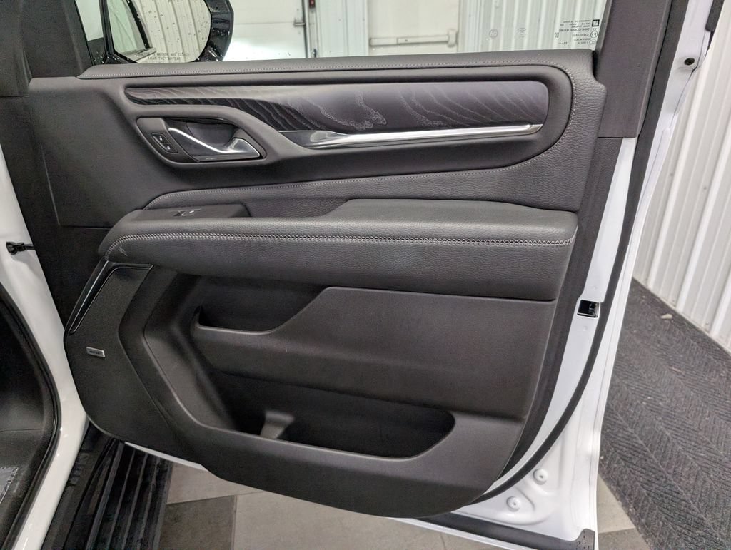 Used 2024 GMC Yukon XL Denali AWD/4WD image 30