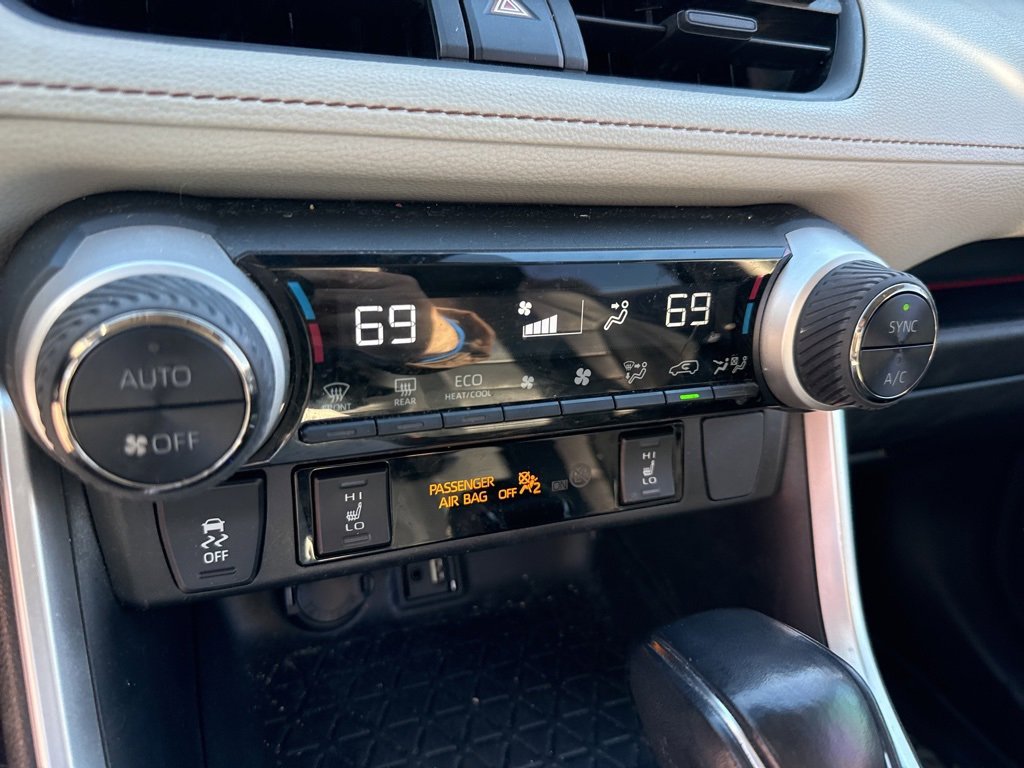 Used 2019 Toyota RAV4 XLE image 6