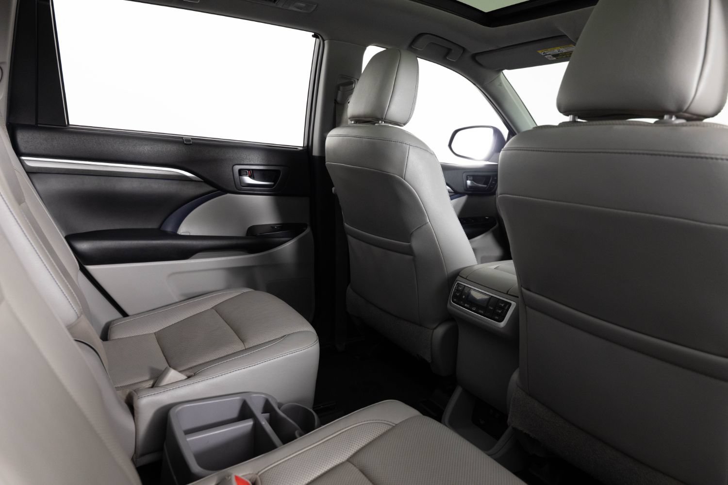 Used 2019 Toyota Highlander Limited Platinum AWD/4WD image 26
