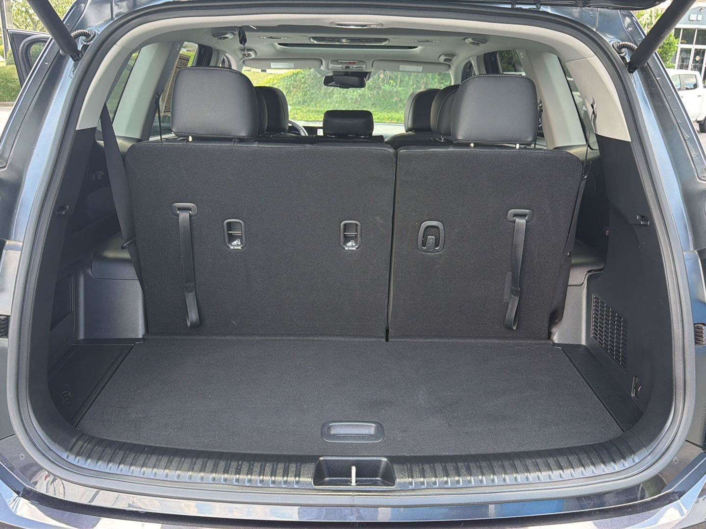 Used 2025 Kia Telluride EX FWD image 36