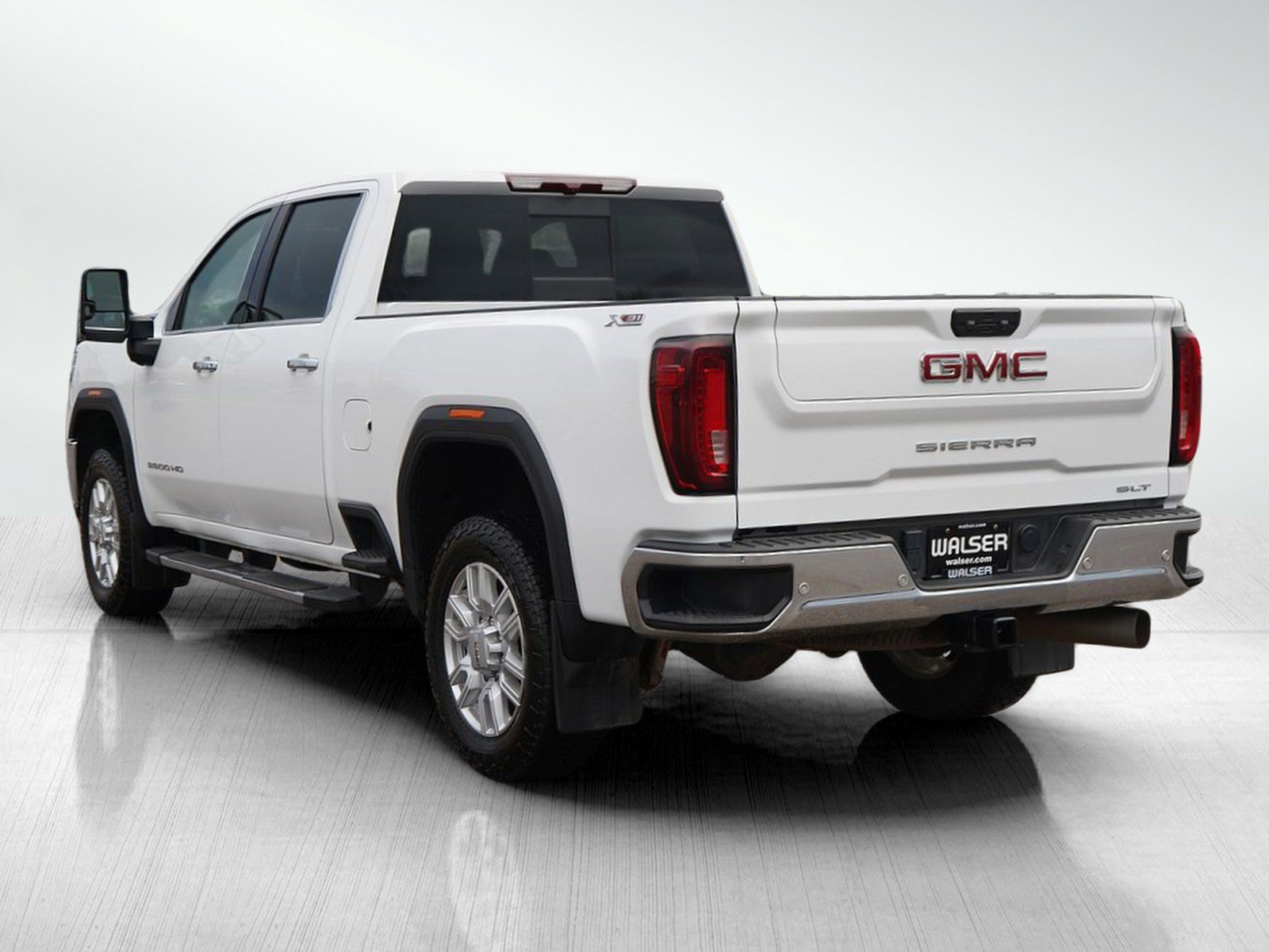 Used 2023 GMC Sierra 3500 SLT w/ SLT Premium Package image 3