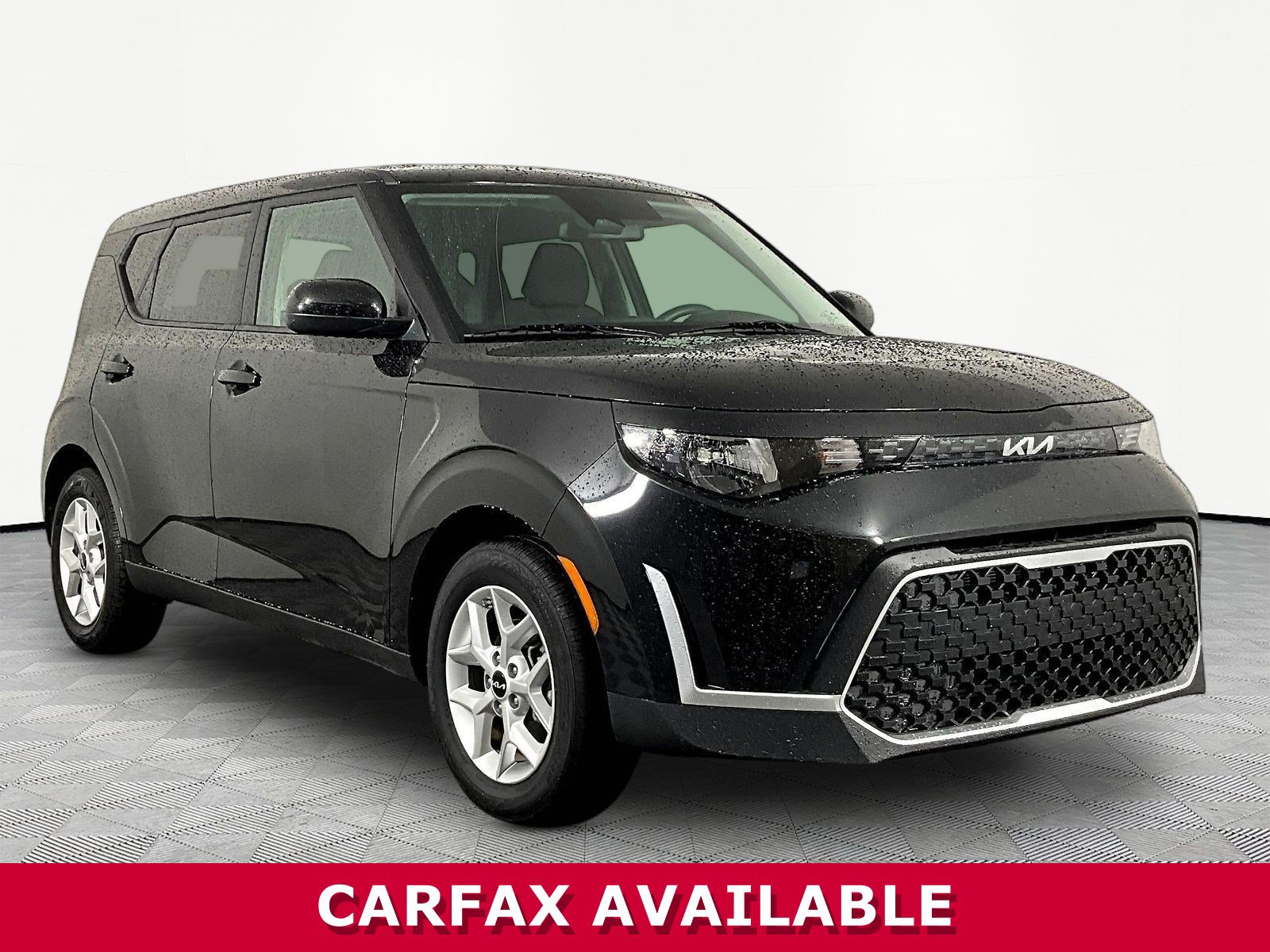 Used 2025 Kia Soul LX FWD image 3