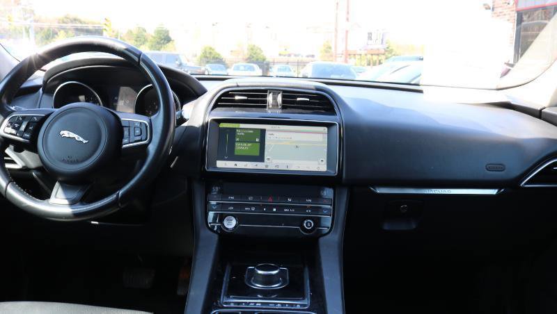 Used 2020 Jaguar F-PACE Premium AWD/4WD image 15