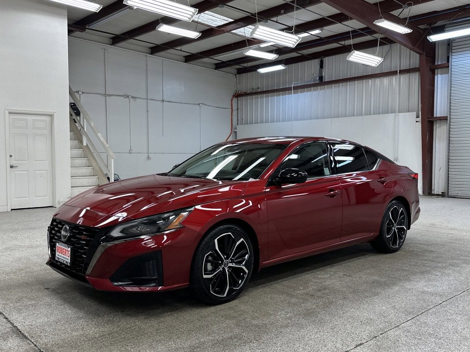 Used 2023 Nissan Altima 2.5 SR w/ SR Premium Package