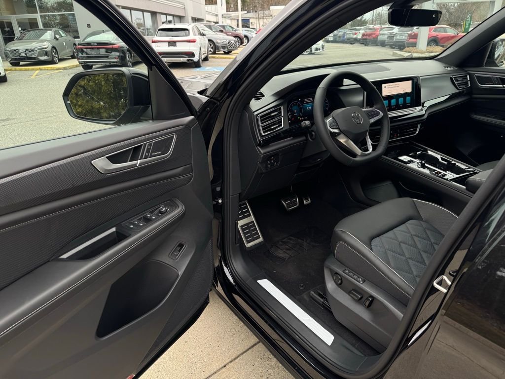New 2026 Volkswagen Atlas Cross Sport SEL Premium R-Line AWD/4WD image 18